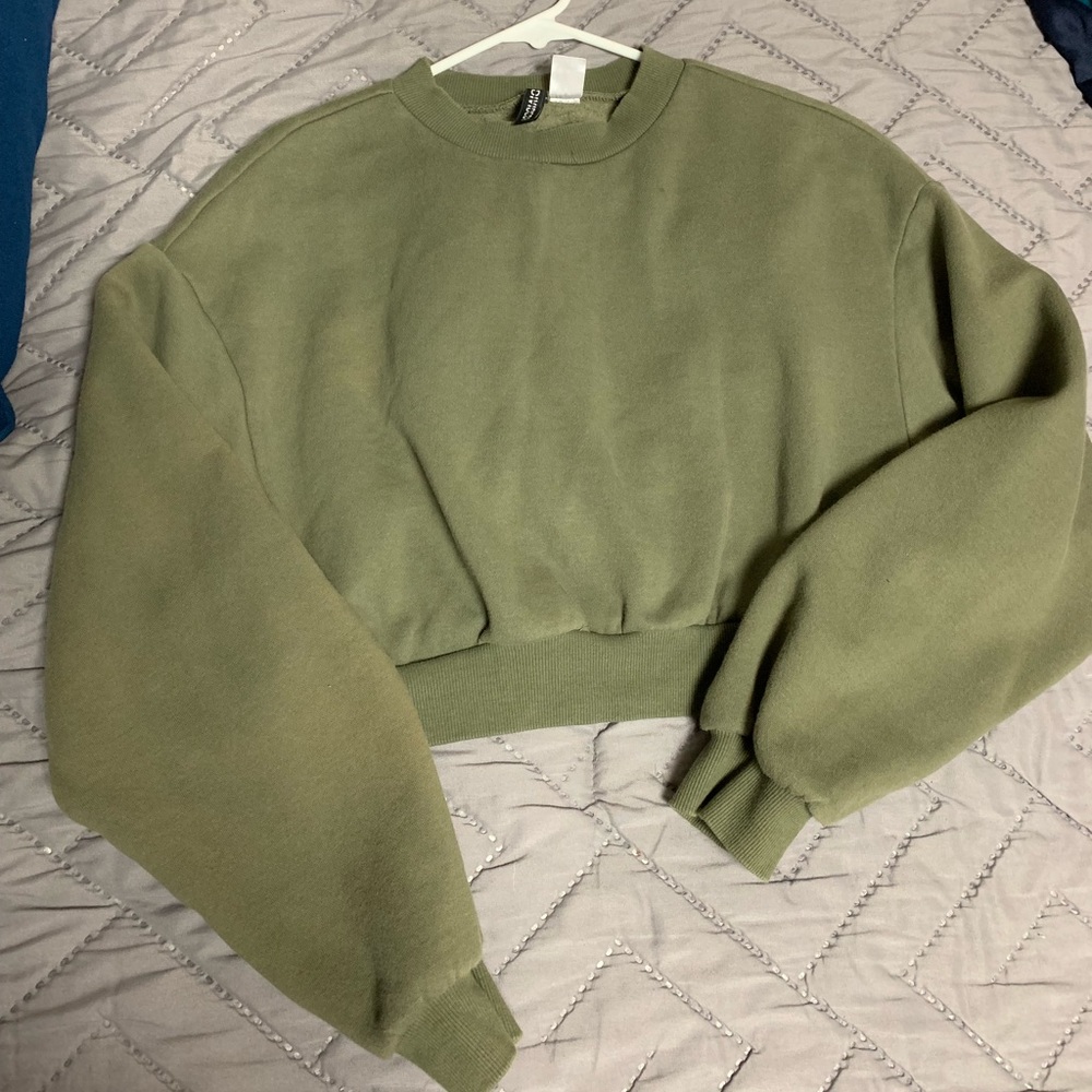 Cropped olive sweater